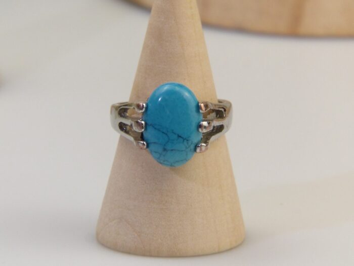 Vintage Howlite Rhodium Silver Ring 1