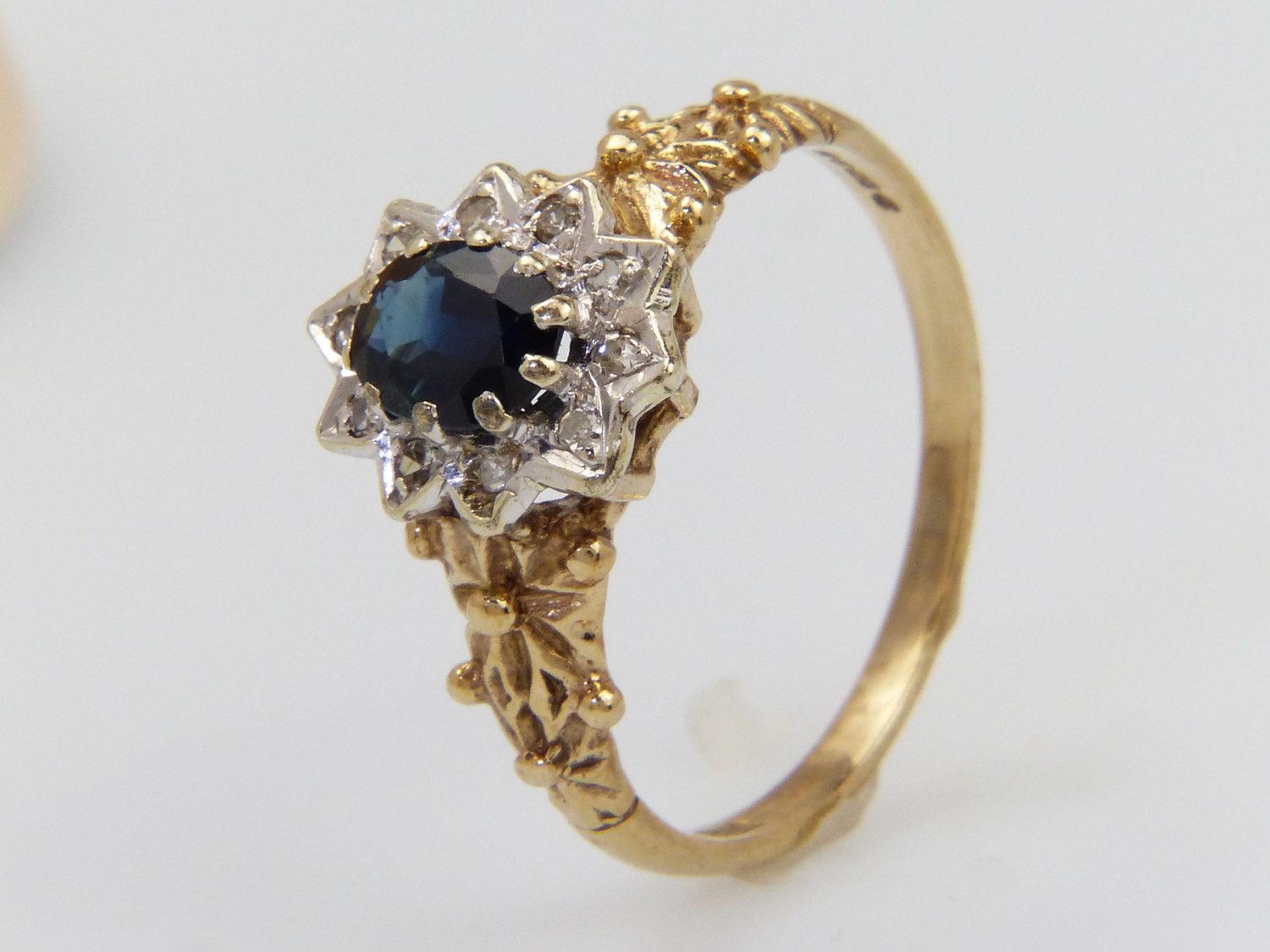 Vintage Gold Sapphire Diamond Ring 8