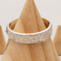 Heavy Floral Bangle Safety Chain Hallmark 1970 1