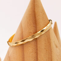 Vintage Gold Bangle Rolled Diamnod Cut Hallmarked 4