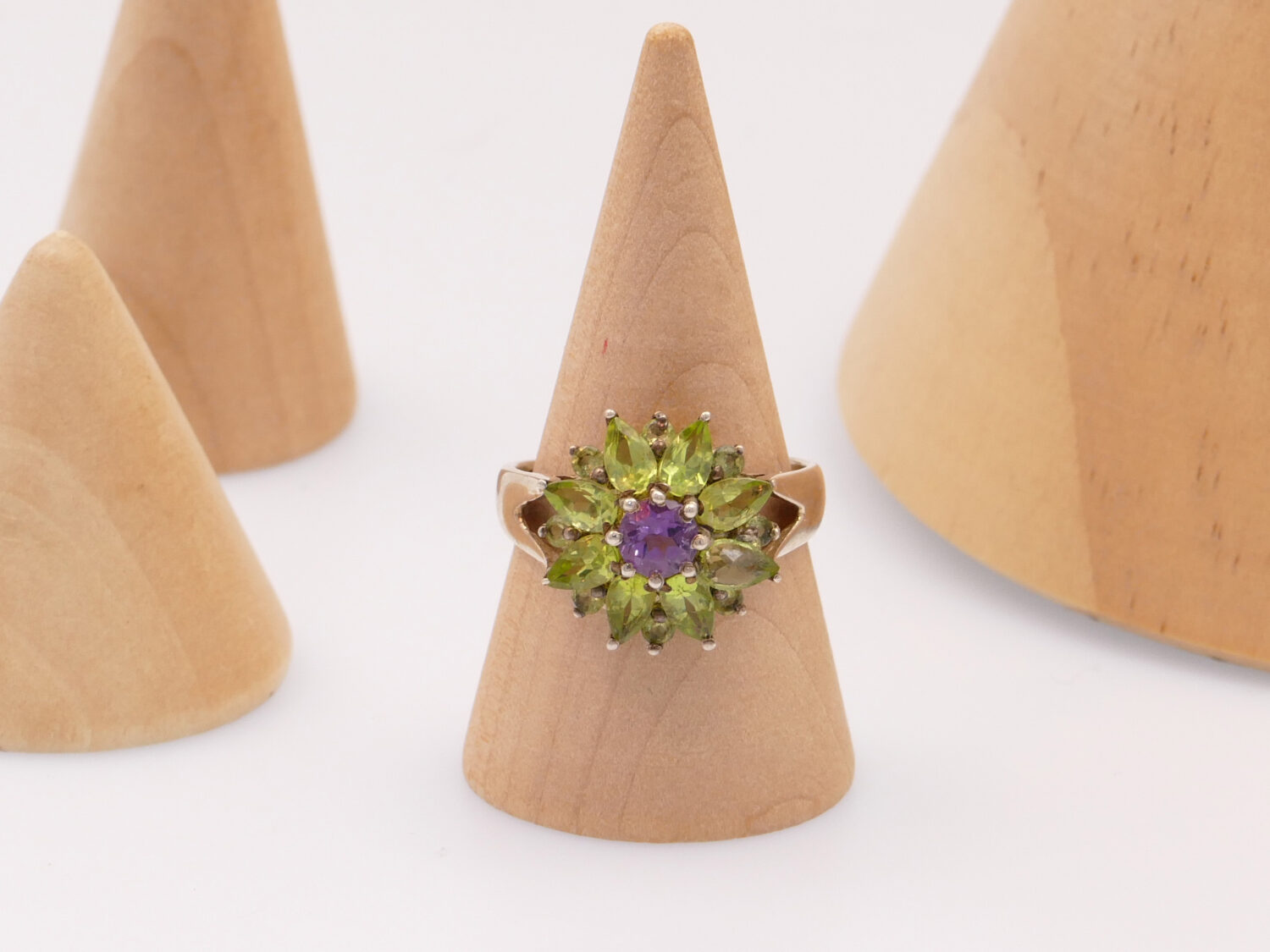 Vintage Peridot Amethyst Daisy Flower Silver Ring 1