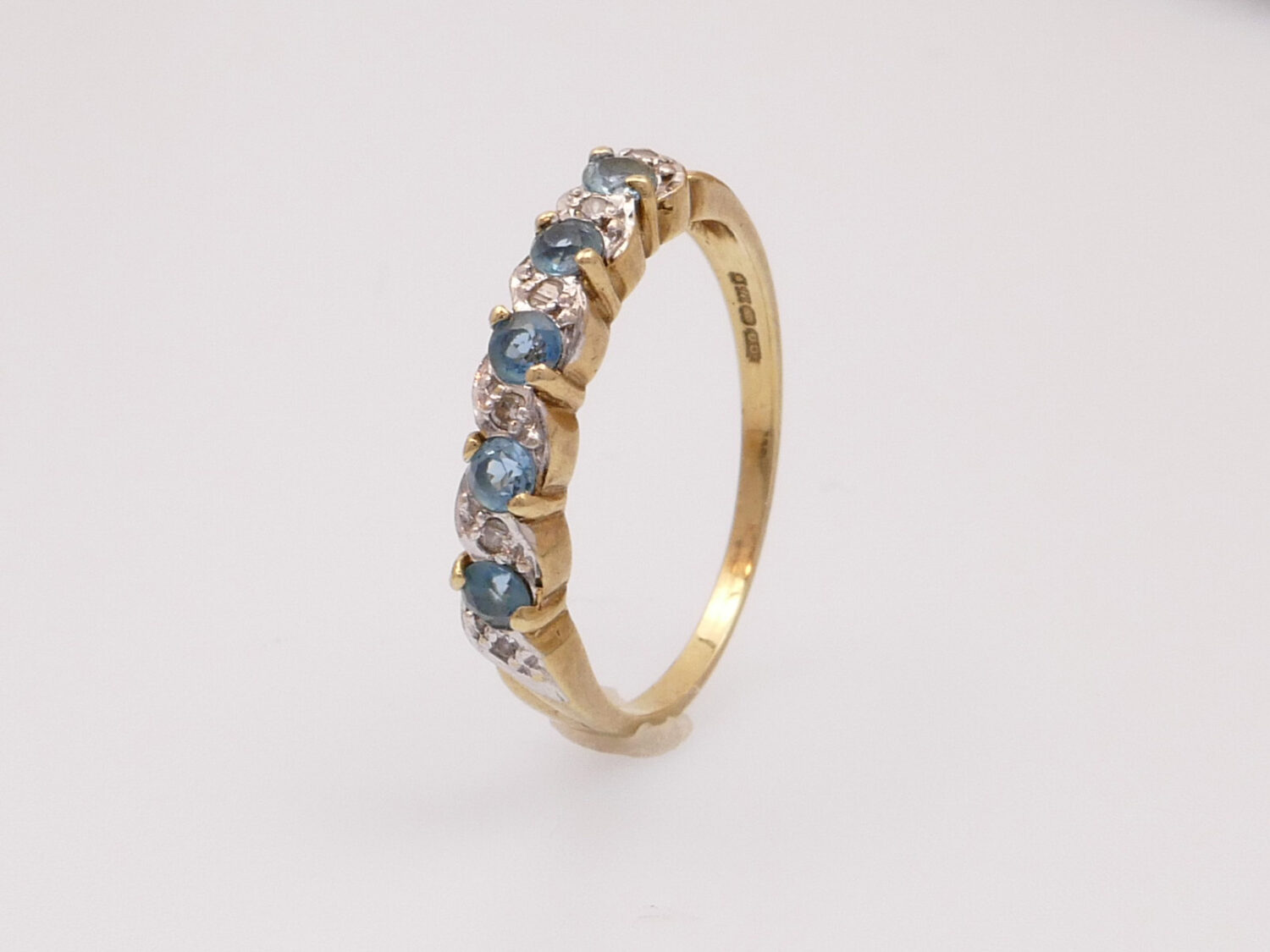 Vintage aqua marine diamond gold ring eternity 9