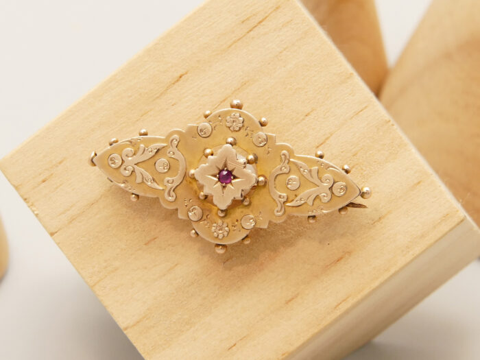 Victorian Gold Ruby Floral Brooch Hallmarked 1902 Sydenham Bros 2