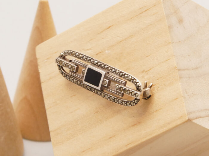Art Deco Jet Onyx Marcasite Silver Brooch 4