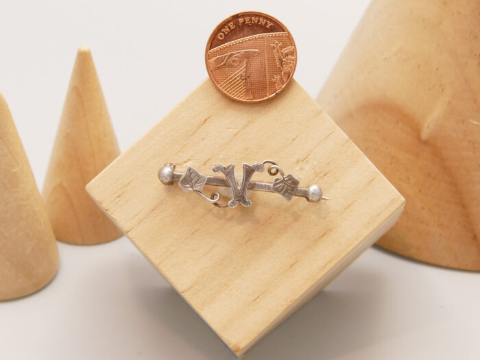 Georgian Silver Floral Bar Brooch V Initial Hallmark 1917 2