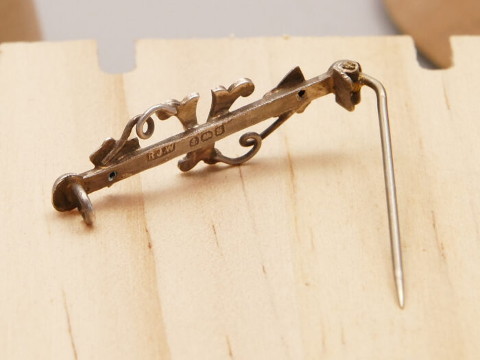 Georgian Silver Floral Bar Brooch V Initial Hallmark 1917 9