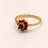 9ct Gold Daisy Flower Ring Red Garnet London 1978 7