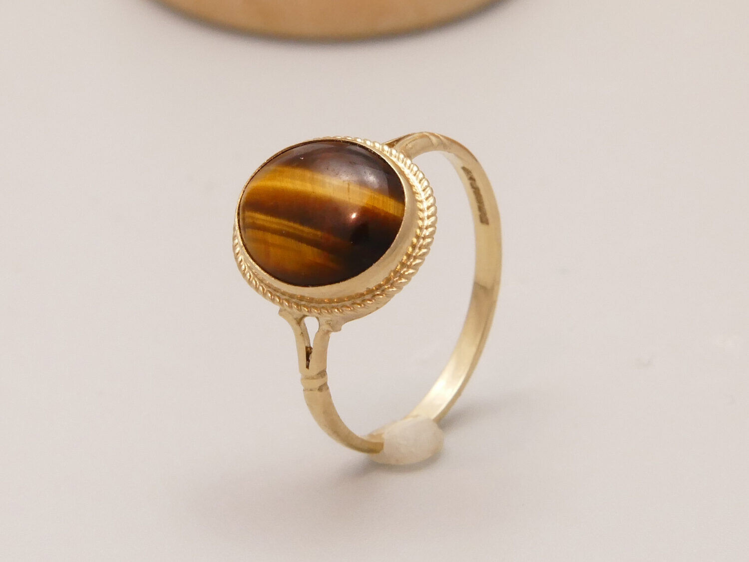 9ct Gold Ring Tigers Eye Oval Cabochon Hallmark 1994 9