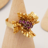 Vintage Ruby Cluster Ring in Yellow 18ct Gold Andrew Grima 1960s 7