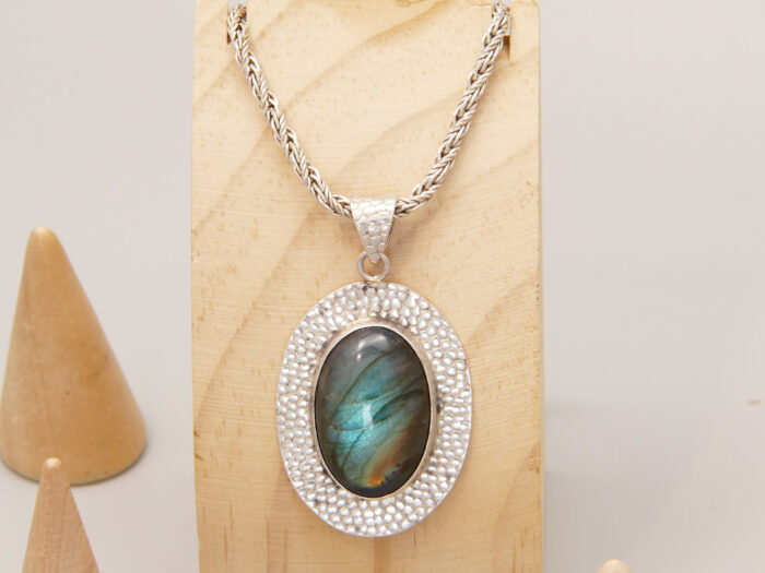 Vintage Labradorite Pendant Necklace in Heavy Sterling Silver + Silver Rope Chain 1 Vintage Labradorite Pendant Necklace in Heavy Sterling Silver + Silver Rope Chain 1