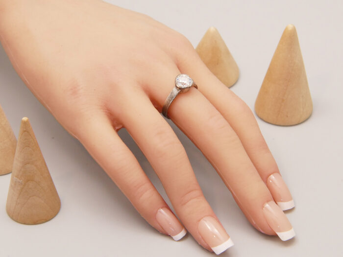 Vintage Zircon Solitaire Ring in Sterling Silver Thailand 2