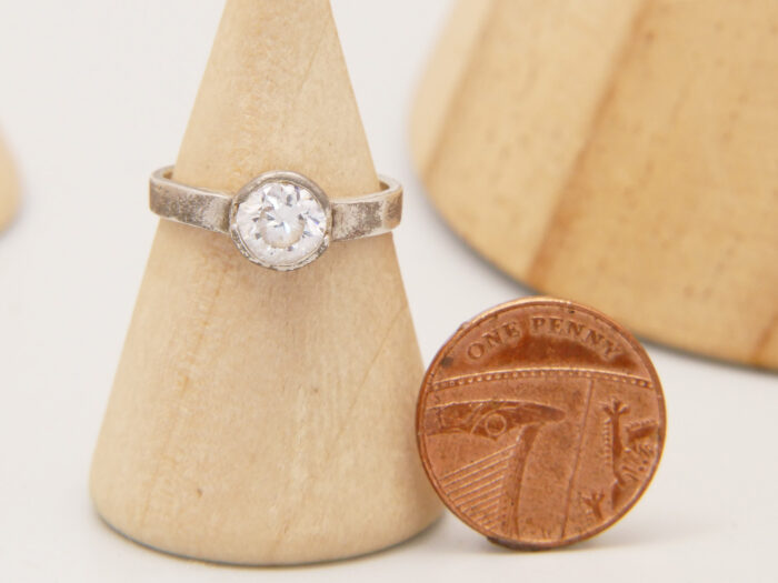 Vintage Zircon Solitaire Ring in Sterling Silver Thailand 4