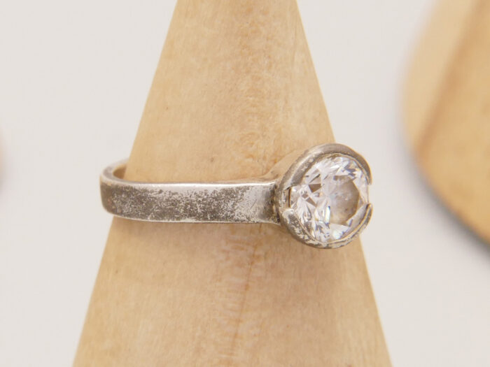 Vintage Zircon Solitaire Ring in Sterling Silver Thailand 8