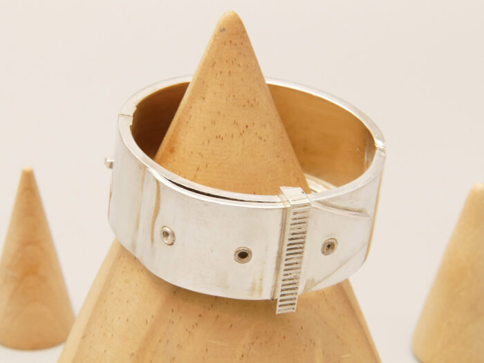 Victorian Belt Buckle Bangle Silver 8