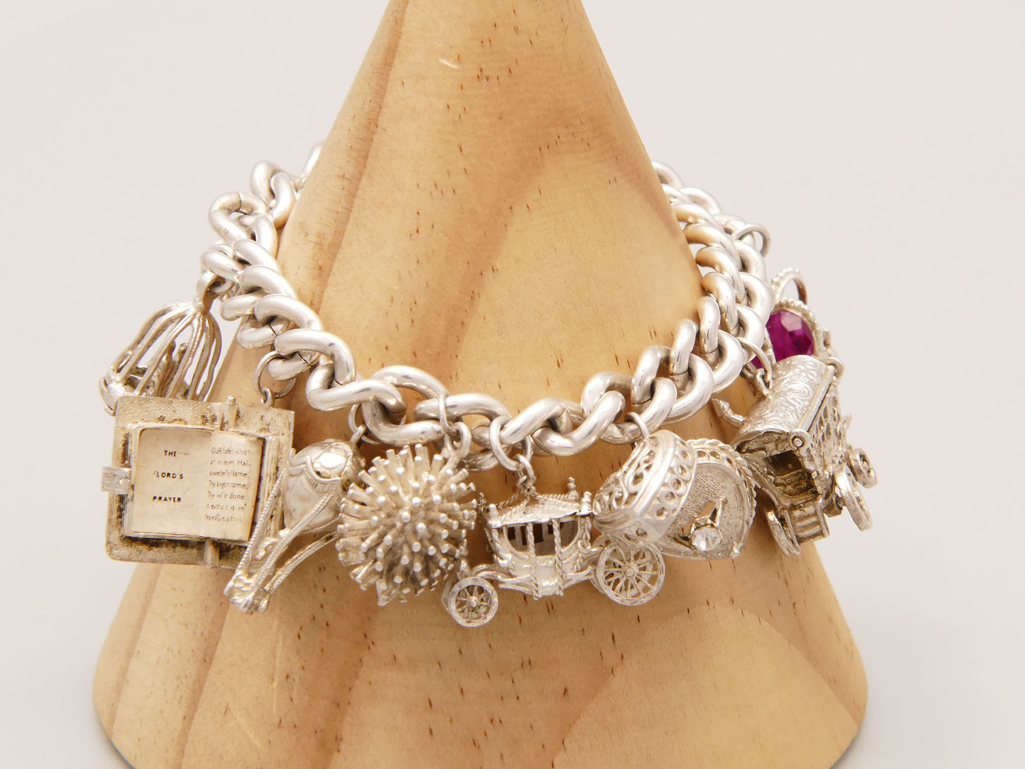 Vintage Heavy Silver Charm Bracelet 1977 – 10 Charms 4