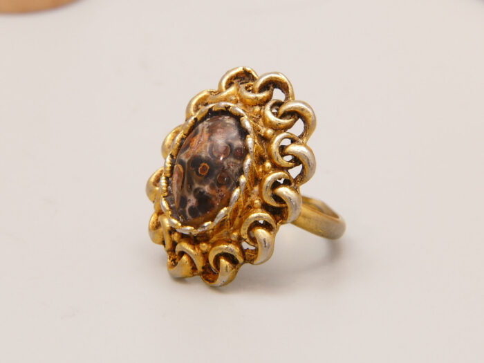 Antique Georgian Leopard Jasper Agate Filigree Ring in Gold Gilt 8