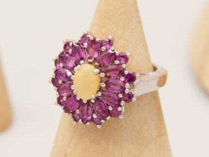 Vintage Opal & Garnet Daisy Statement Ring in Silver Sterling 3