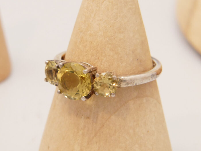 Vintage Peridot Trilogy Ring in Sterling Silver 3