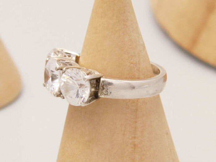 Sterling Silver Cubic Zirconia 3 Stone Travel Ring 4