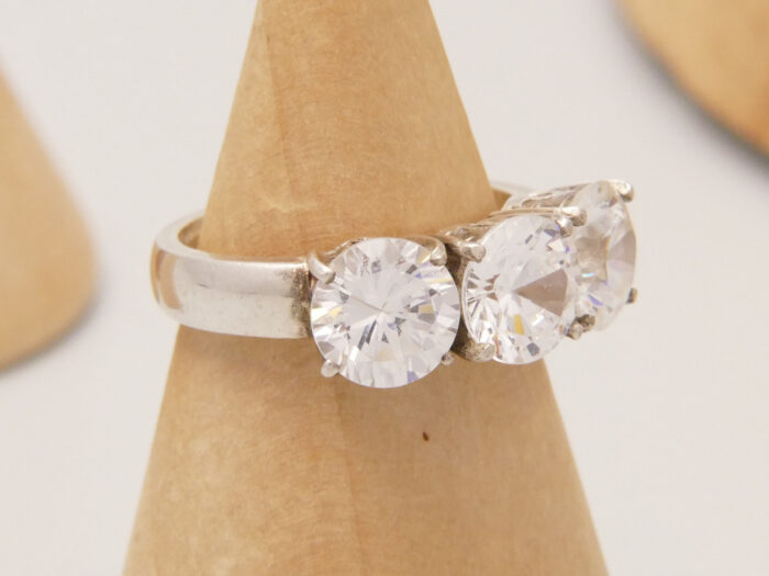 Sterling Silver Cubic Zirconia 3 Stone Travel Ring 6