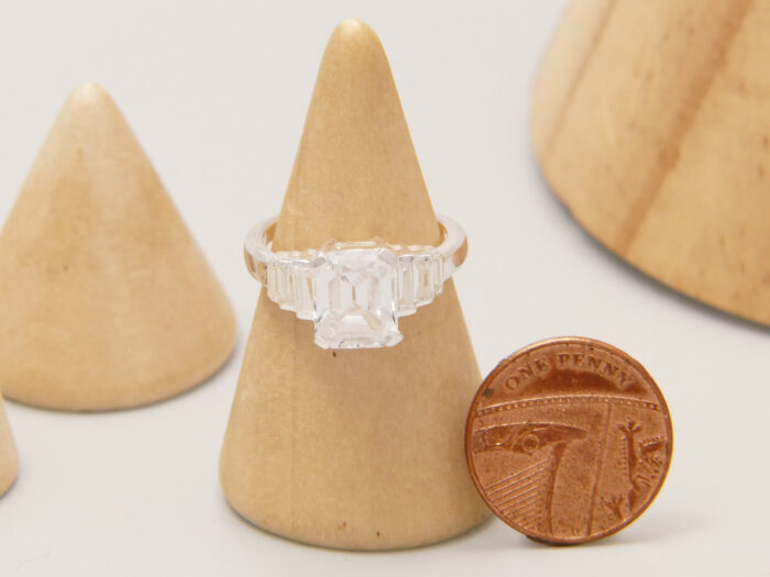 Sterling Silver Emerald Step Cut Cubic Zirconia Travel Ring 2