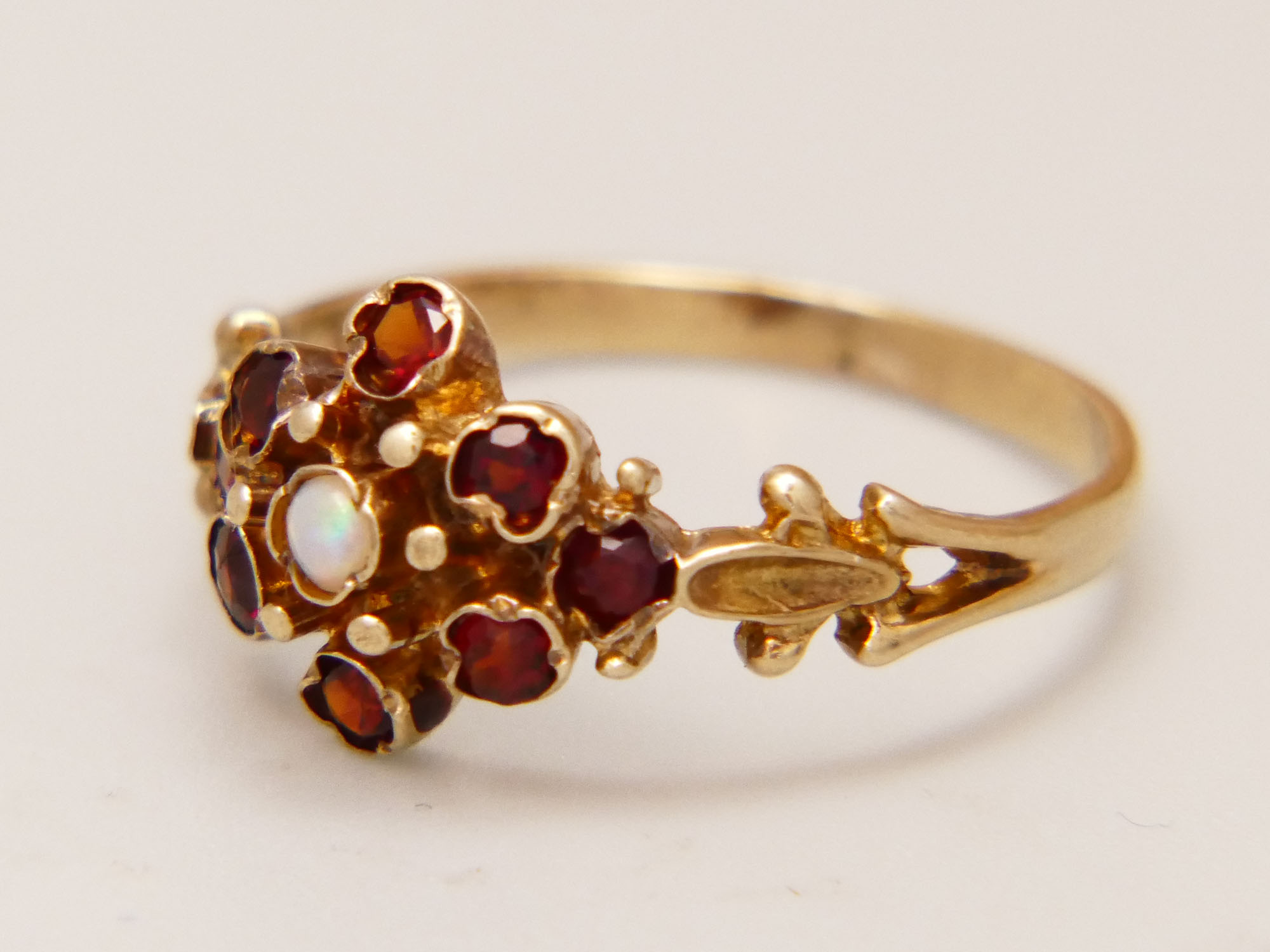 Antique English Yellow Gold Ring Red White Gem Stones 8