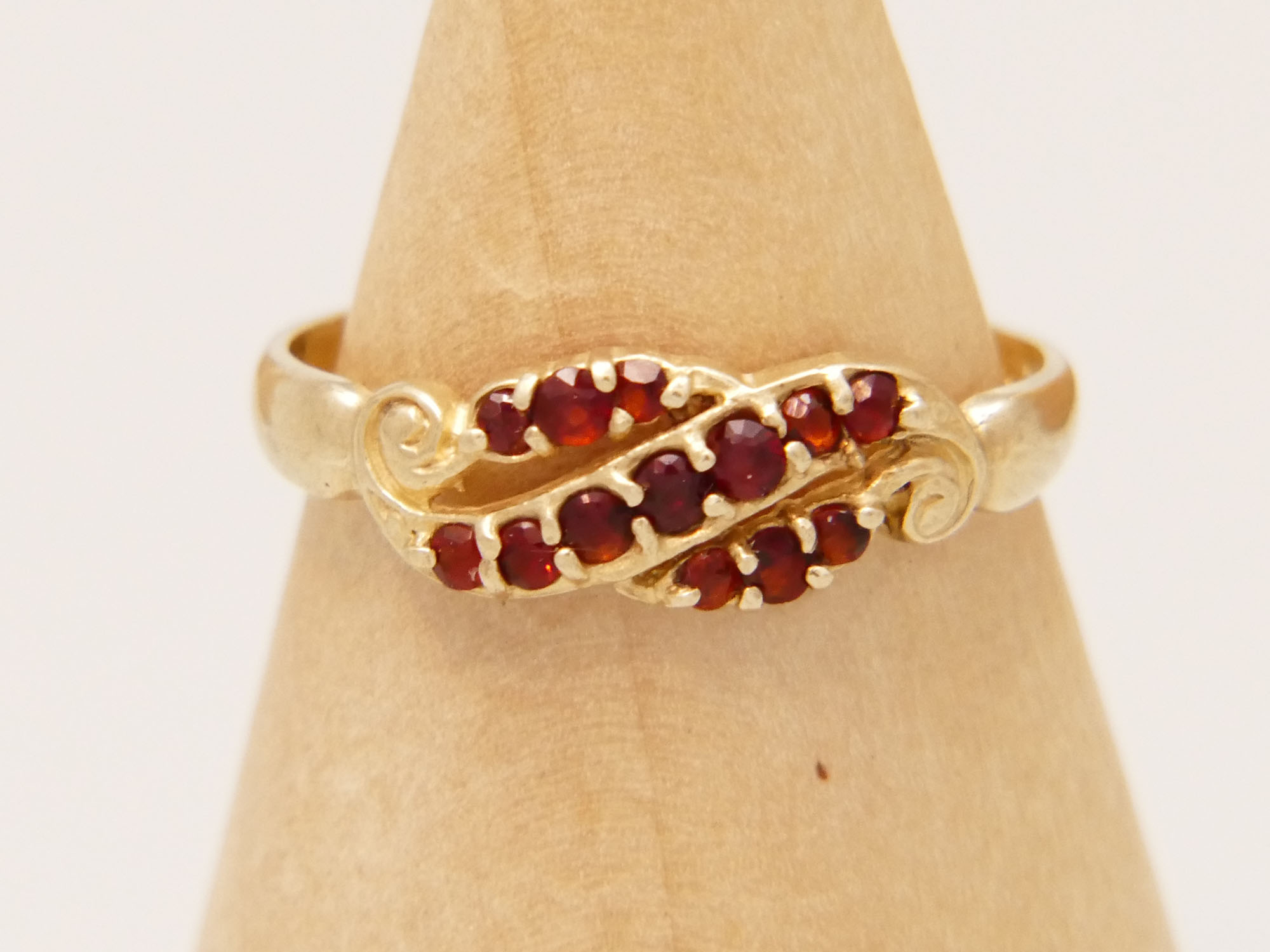 Vintage Garnet Spray Cluster Band Ring 9ct Yellow Gold Sheffield 1