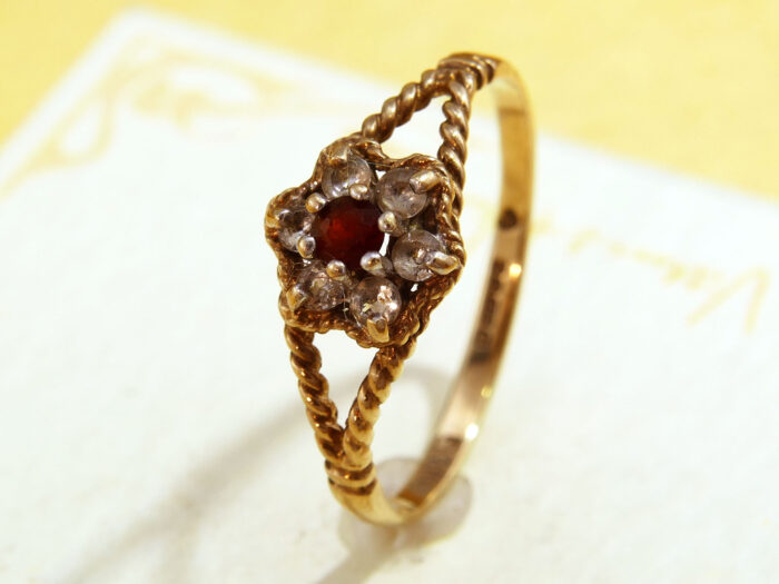 Garnet white Sapphire Daisy RingGold 1980 Diamond Alt 1