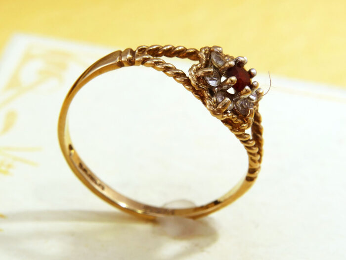 Garnet white Sapphire Daisy RingGold 1980 Diamond Alt 4