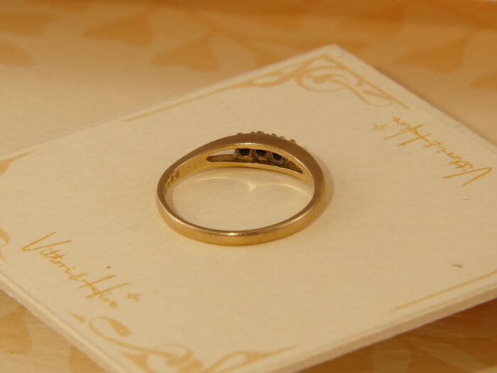 Vintage Blue Sapphire Diamond Three Stone 9ct Yellow Gold 1981 7