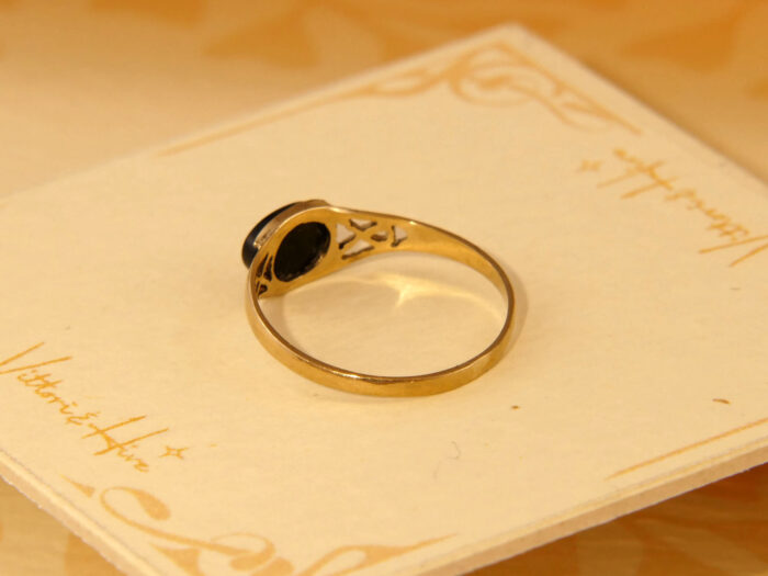 Vintage Oval Black Onyx Celtic Design Yellow Gold Ring Hallmark 1991 4