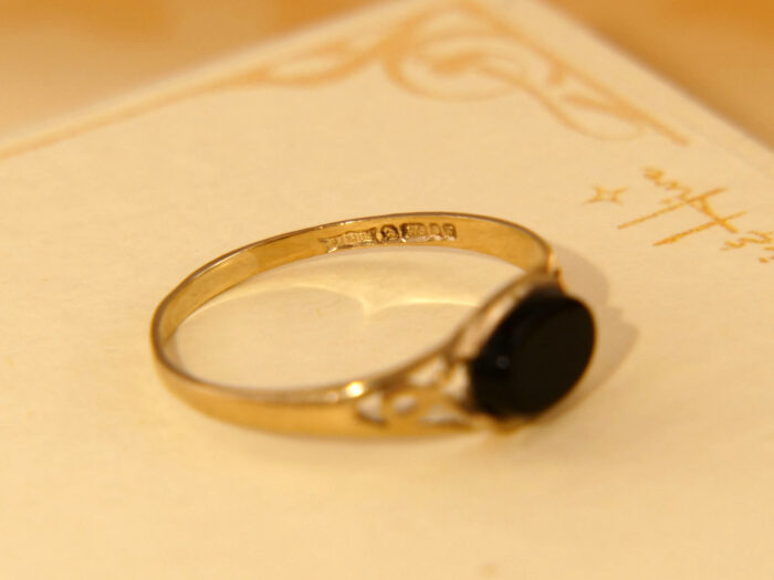 Vintage Oval Black Onyx Celtic Design Yellow Gold Ring Hallmark 1991 5