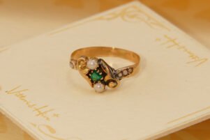 Antique Demantoid Garnet Freshwater Pearl 18K Yellow Gold Ring Early Victorian 1