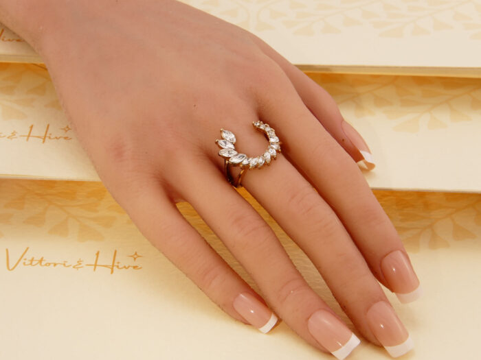 Vintage Gold Coloured Crystal Laurel Travel Ring 1970s 1