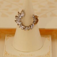 Vintage Gold Coloured Crystal Laurel Travel Ring 1970s 3