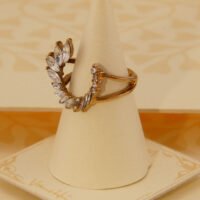 Vintage Gold Coloured Crystal Laurel Travel Ring 1970s 4