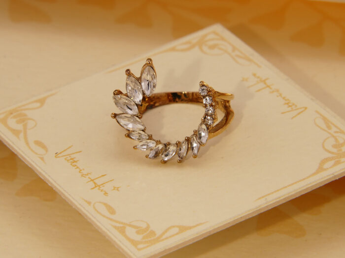 Vintage Gold Coloured Crystal Laurel Travel Ring 1970s 6