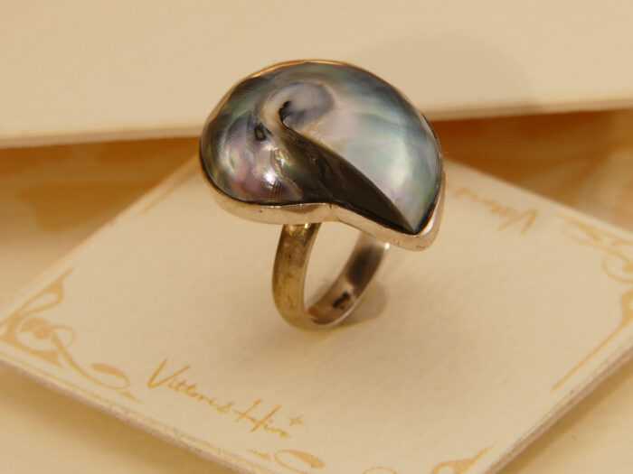 Vintage Nautilus Shell Mother of Pearl Sterling Silver Ring 8