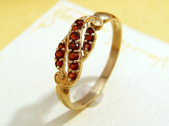 Garnet Spray Cluster Scrolls Band Gold Ring 6 Garnet Spray Cluster Scrolls Band Gold Ring 6