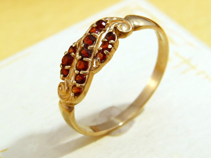 Garnet Spray Cluster Scrolls Band Gold Ring 7