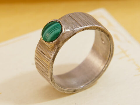Modernist Green Malachite Bark Effect Silver Ring Hallmarked 1979 6