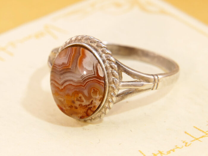 Oval Silk Sardonyx Cabochon Silver Ring Hallmarked 1970s 1