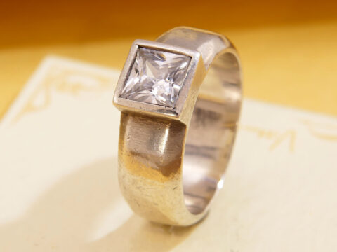 Vintage Modernist Square Cut Princess Zircon Heavy Silver Band Ring 4