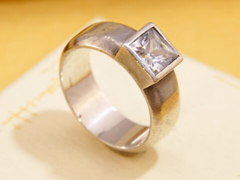 Vintage Modernist Square Cut Princess Zircon Heavy Silver Band Ring 5