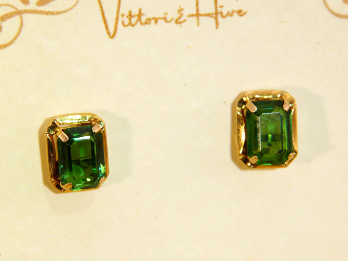Elegant Step Cut 1ct Emerald Yellow Gold Stud Earrings Hallmark 1962 9
