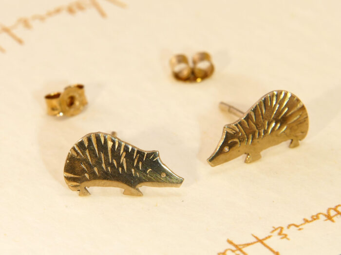 Vintage Hedgehog Stud Earrings yellow gold 1
