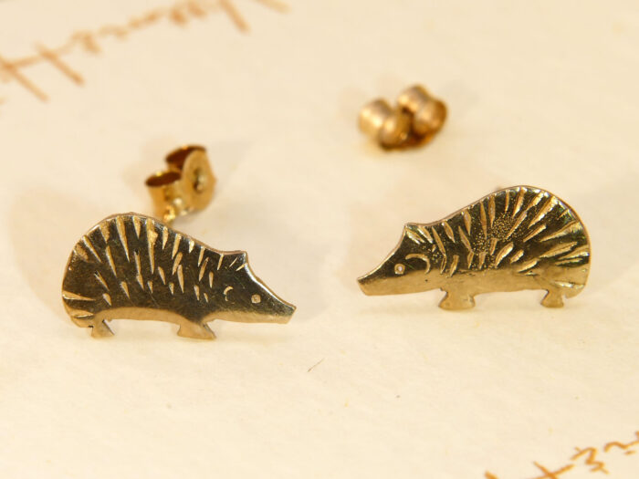 Vintage Hedgehog Stud Earrings yellow gold 3