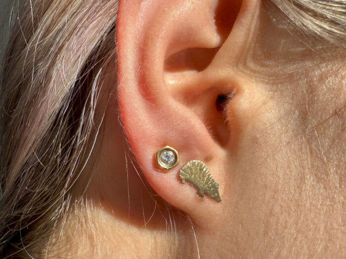 Vintage Hedgehog Stud Earrings yellow gold 9