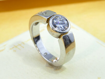 Vintage Chunky White Gold Plated Cubic Zirconia Silver Band Ring 7