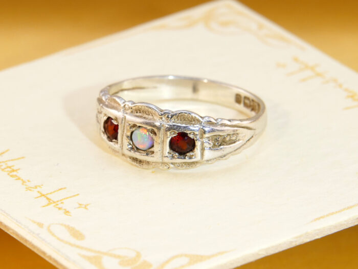 Vintage Silver Opal Garnet Band Ring Hallmark 1977 Art Deco Style 2